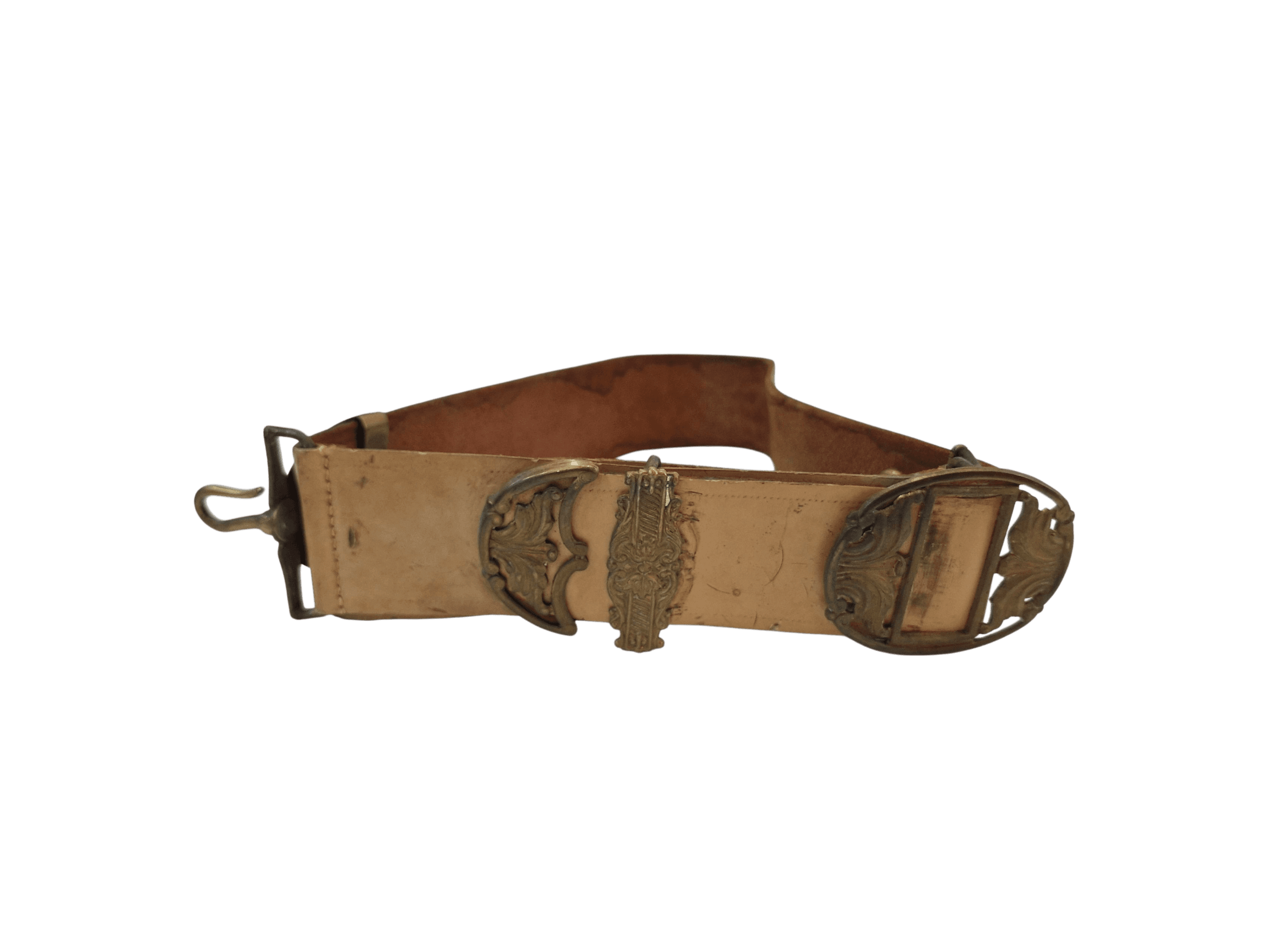 Cinturón antiguo de cuero con hebillas metálicas ornamentales
