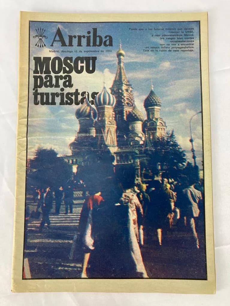 Periódico Arriba 1974 "MOSCU para turistas"