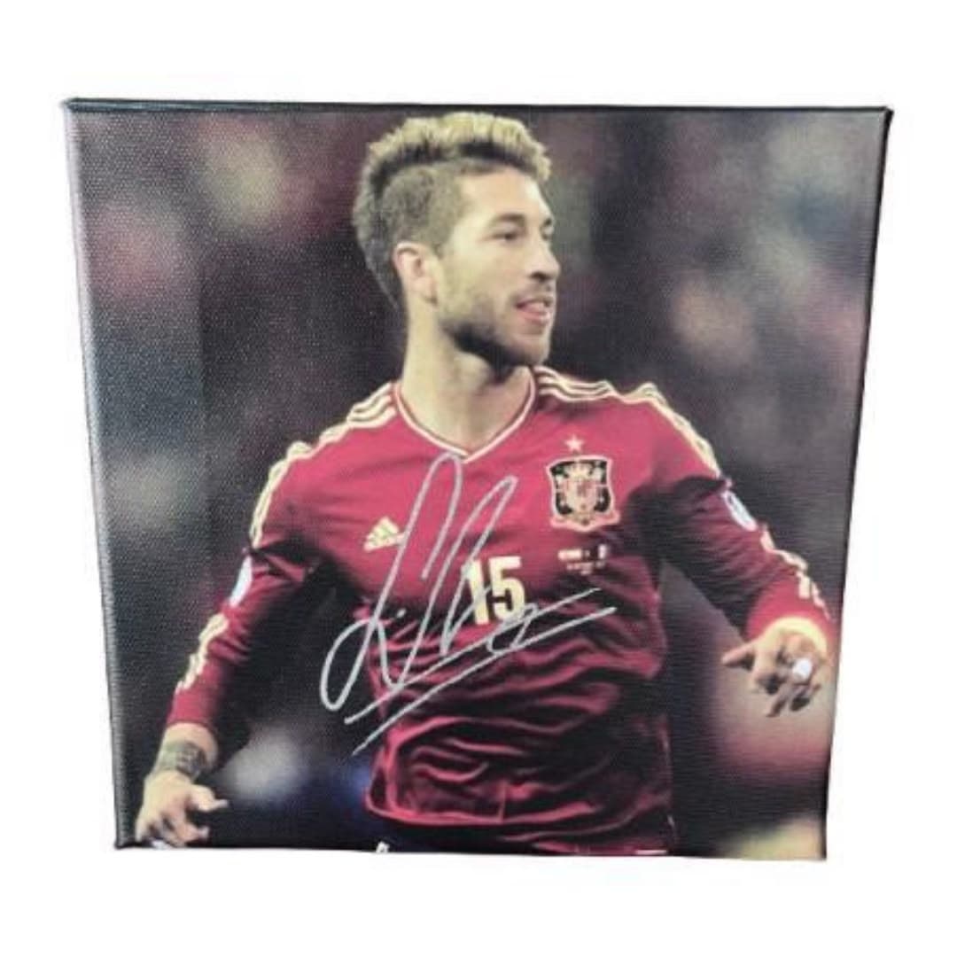 Fotografía impresa en lienzo coleccionable de Sergio Ramos con la Selección Española de Fútbol con autógrafo